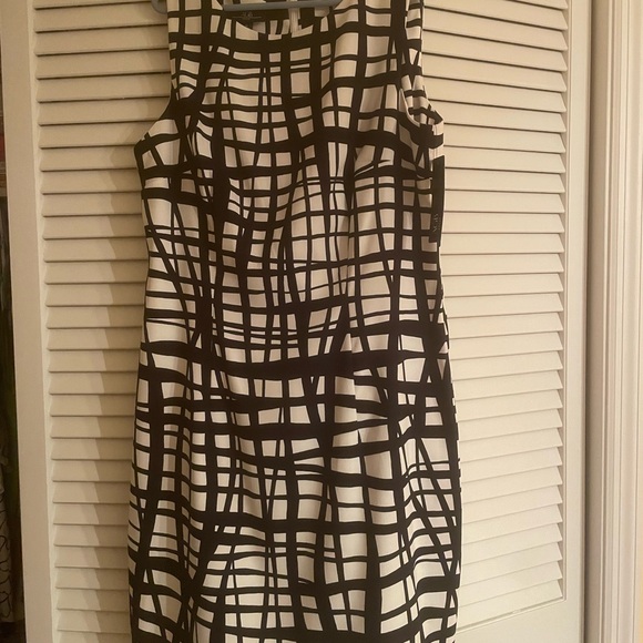 AGB Chic Black and White Grid Midi Dress - Picture 3 of 8